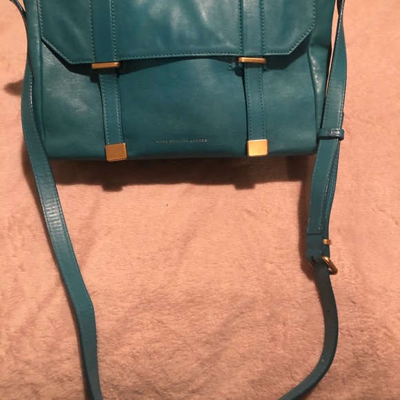 Marc by Marc Jacobs. A rare collection. It’s a teal colour with gold hardware - Picture 2 of 6